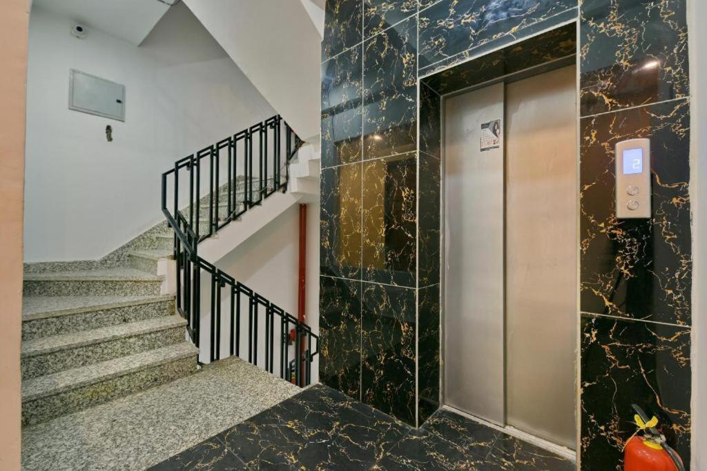 Hotel Konark A Family Stay Aerocity Yeni Delhi Dış mekan fotoğraf