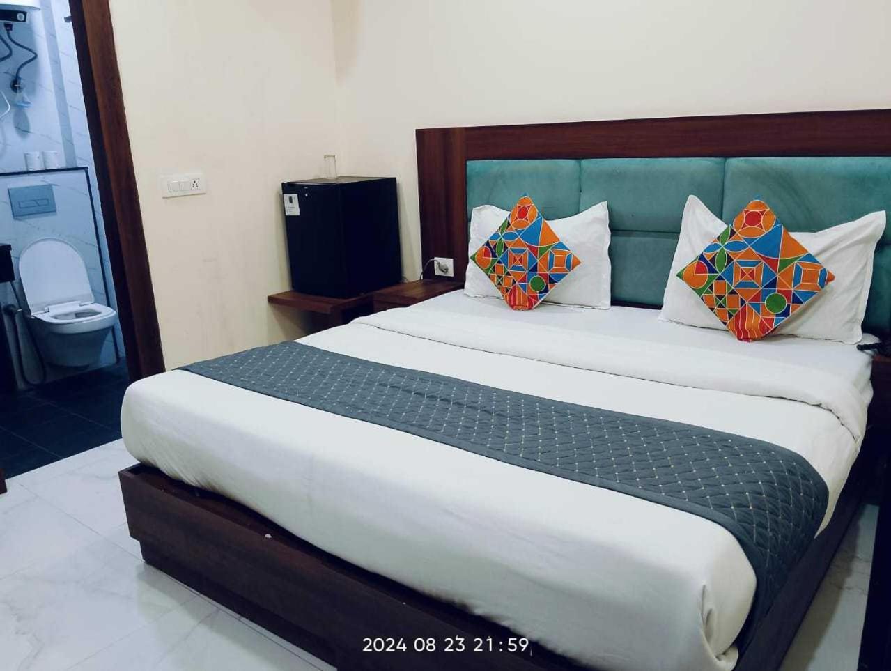 Hotel Konark A Family Stay Aerocity Yeni Delhi Dış mekan fotoğraf
