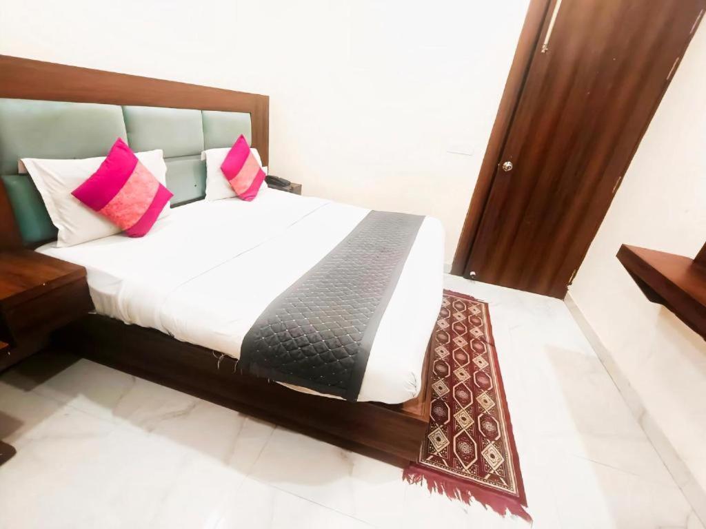 Hotel Konark A Family Stay Aerocity Yeni Delhi Dış mekan fotoğraf